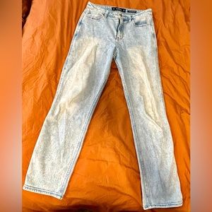 HOLLISTER ultra high waisted mom jeans